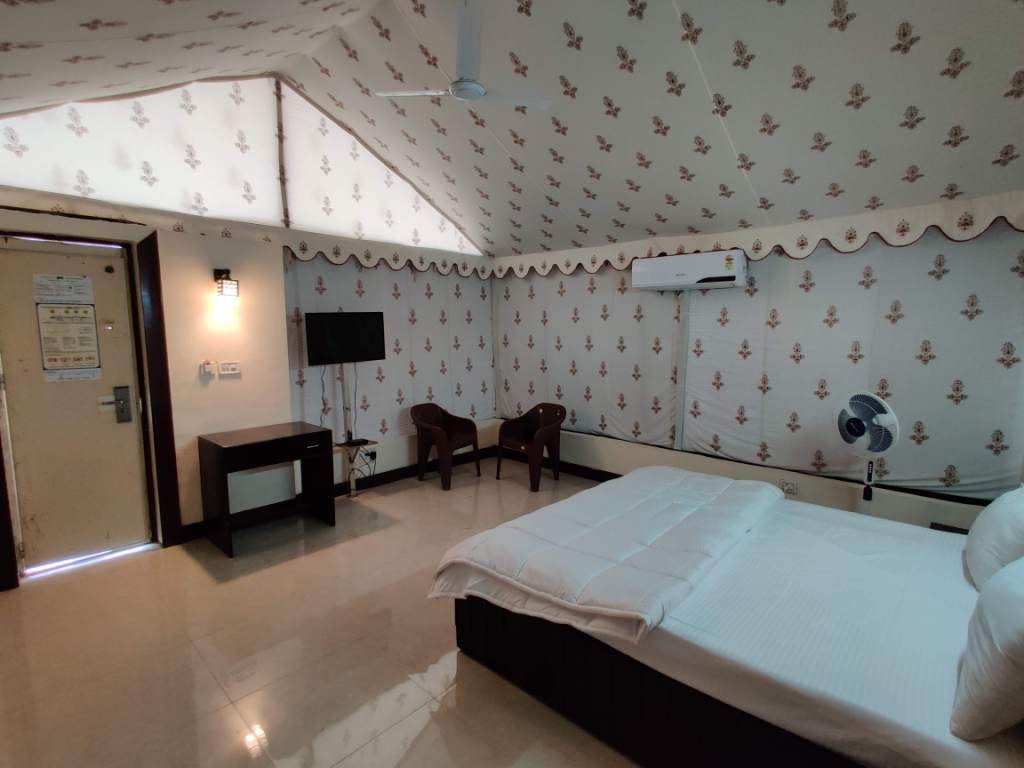 Room 4 Image 1